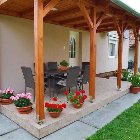 Holiday Home In Balatonkeresztur 19455 Экстерьер фото
